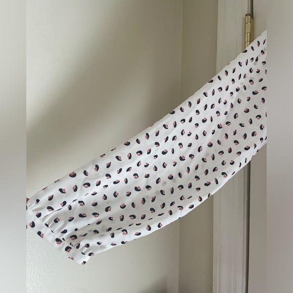 Ann Taylor White Pattern Blouse - Picture 3 of 4